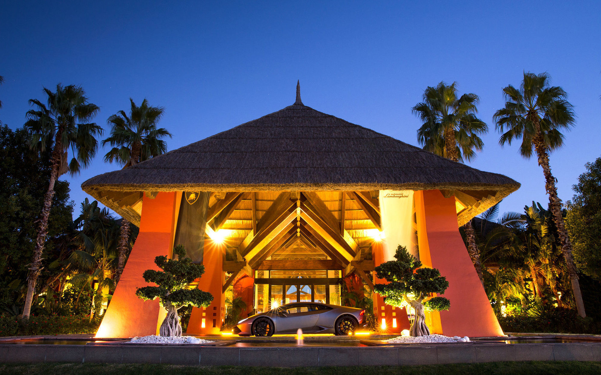 아시아 가든 호텔 앤 타이 스파, 어 로얄 하이드어웨이 호텔 피네스트라트 외부 사진 The entrance of the resort