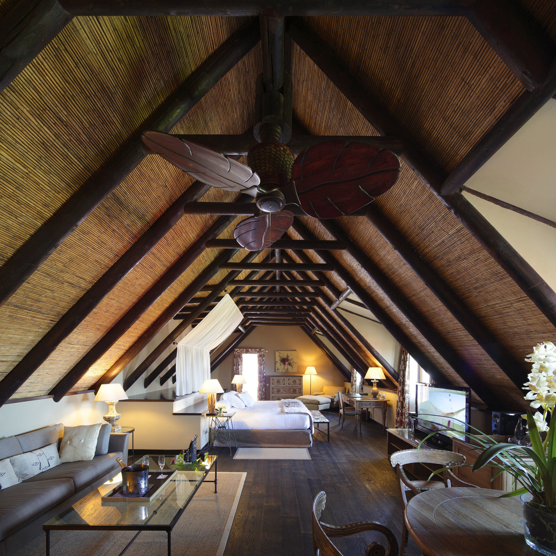 아시아 가든 호텔 앤 타이 스파, 어 로얄 하이드어웨이 호텔 피네스트라트 외부 사진 Interior of a bungalow