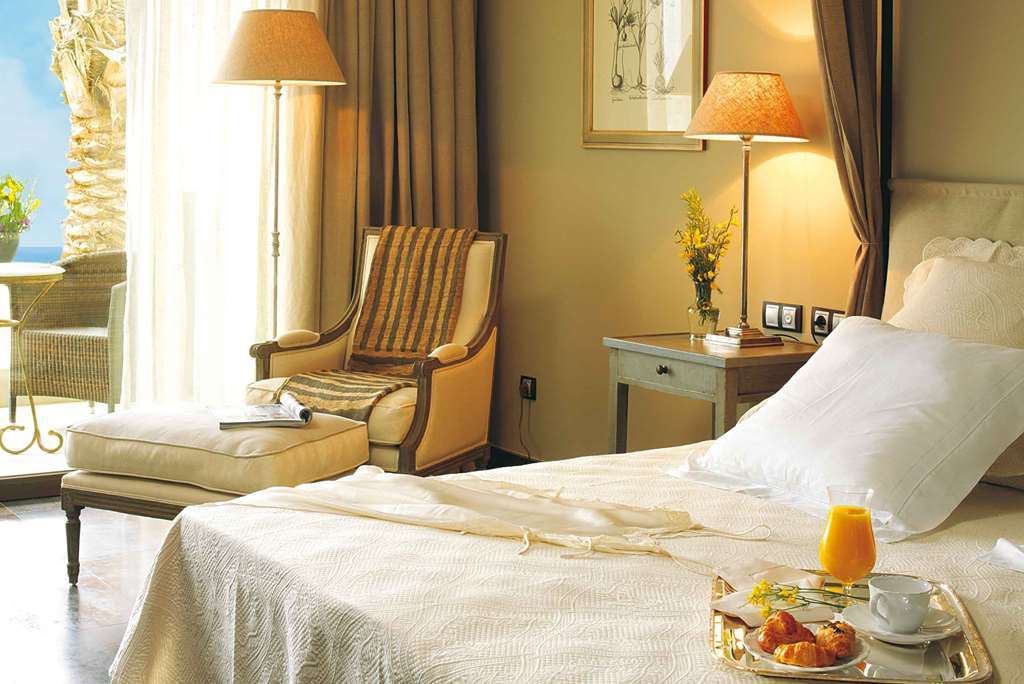 아시아 가든 호텔 앤 타이 스파, 어 로얄 하이드어웨이 호텔 피네스트라트 객실 사진 A room at the hotel