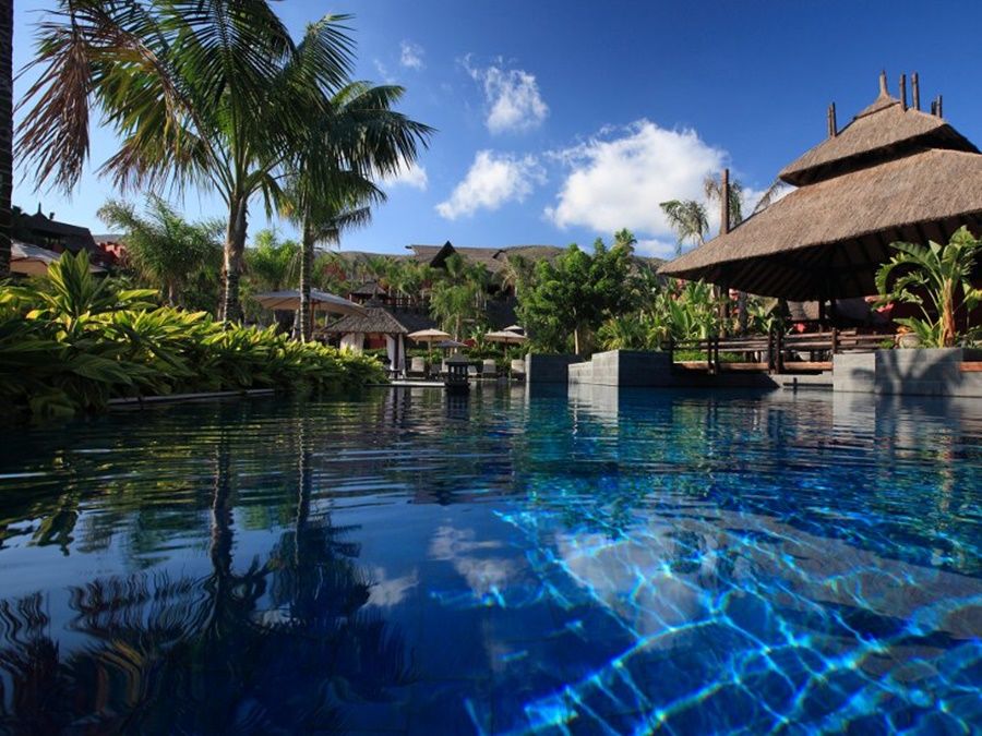 아시아 가든 호텔 앤 타이 스파, 어 로얄 하이드어웨이 호텔 피네스트라트 외부 사진 The pool at the Four Seasons Resort