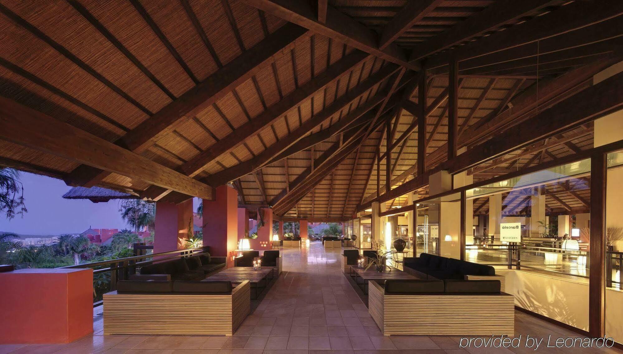 아시아 가든 호텔 앤 타이 스파, 어 로얄 하이드어웨이 호텔 피네스트라트 내부 사진 The lobby of the resort
